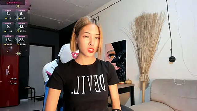 Snapshot of cho_nando chatting on 12/28/24, 01:17 cho nando online show from 12/28/24, 01:17