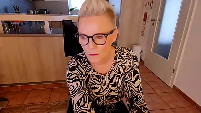 German Milf online show from 12/18/24, 01:45