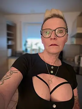 German Milf online show from 01/24/25, 01:47