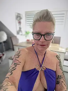 German Milf online show from 03/03/25, 01:42