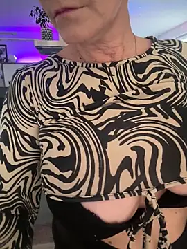 German Milf online show from 11/18/25, 02:43