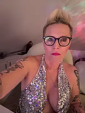 German Milf online show from 12/21/25, 01:40