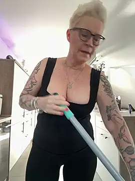 German Milf online show from 03/07/26, 10:12