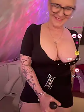 German Milf online show from 05/21/26, 01:18