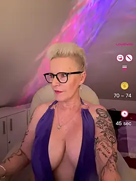 German Milf online show from 05/31/26, 06:09