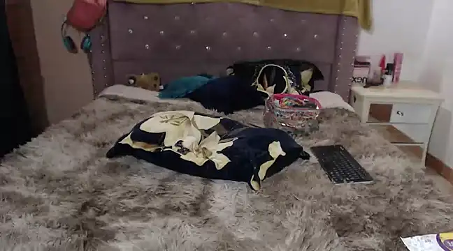 isabelle adj online show from 12/16/24, 06:10