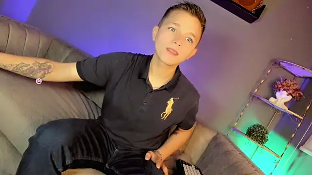 Snapshot of Tim_wolf chatting on 11/06/25, 01:56 Tim wolf online show from 11/06/25, 01:56