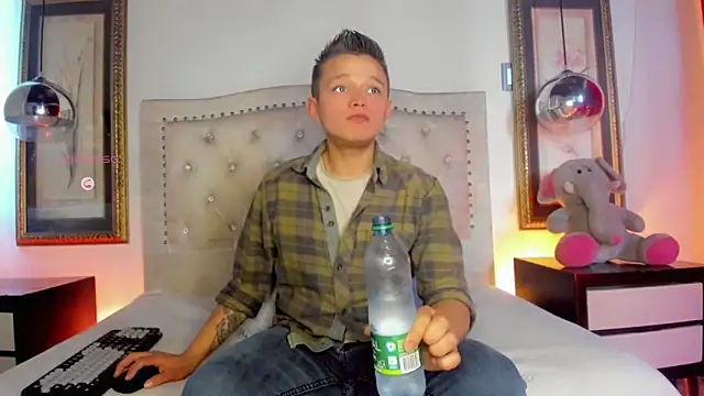 Snapshot of Tim_wolf chatting on 11/10/25, 08:41 Tim wolf online show from 11/10/25, 08:41