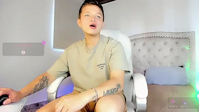 Snapshot of Tim_wolf chatting on 11/17/25, 09:20 Tim wolf online show from 11/17/25, 09:20