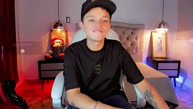 Snapshot of Tim_wolf chatting on 11/27/25, 08:22 Tim wolf online show from 11/27/25, 08:22