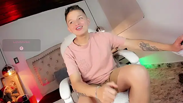 Snapshot of Tim_wolf chatting on 11/29/25, 09:29 Tim wolf online show from 11/29/25, 09:29