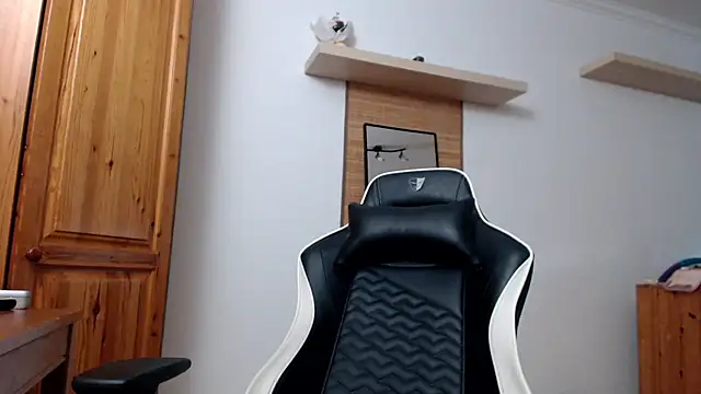 Lisakisss online show from 01/12/25, 07:21