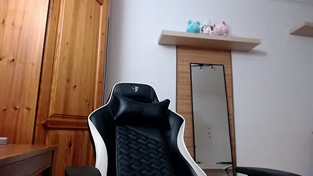 Lisakisss online show from 10/08/25, 07:33