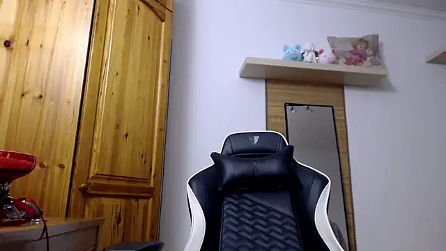 Lisakisss online show from 11/25/25, 07:58