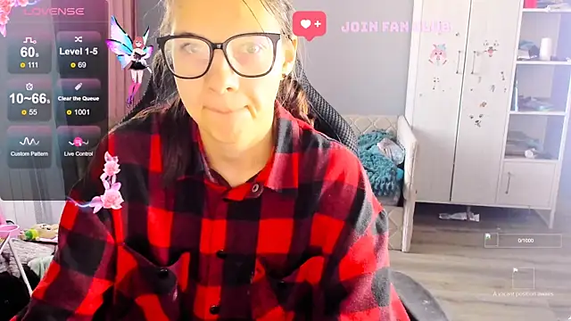 Snapshot of MollyLollipop chatting on 09/30/25, 04:28 MollyLollipop online show from 09/30/25, 04:28