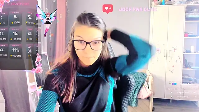 Snapshot of MollyLollipop chatting on 10/14/25, 02:56 MollyLollipop online show from 10/14/25, 02:56