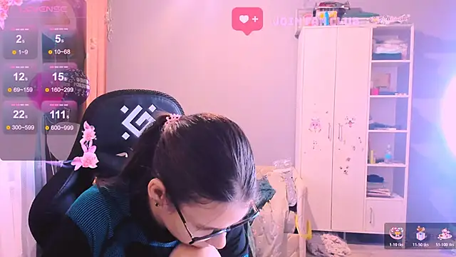 Snapshot of MollyLollipop chatting on 11/01/25, 02:13 MollyLollipop online show from 11/01/25, 02:13