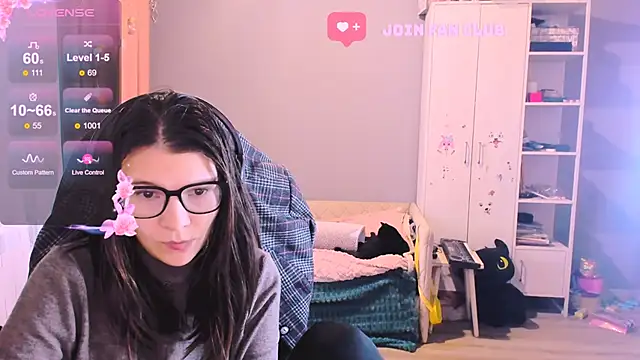 Snapshot of MollyLollipop chatting on 11/20/25, 02:45 MollyLollipop online show from 11/20/25, 02:45