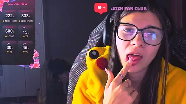 Snapshot of MollyLollipop chatting on 11/25/25, 04:51 MollyLollipop online show from 11/25/25, 04:51