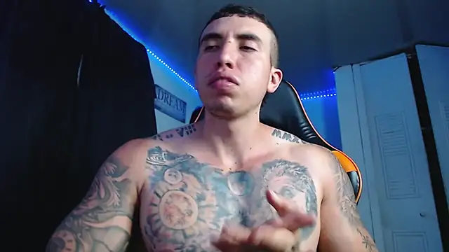 Snapshot of Adam_Hudsond chatting on 09/26/25, 02:48 Adam Hudsond online show from 09/26/25, 02:48