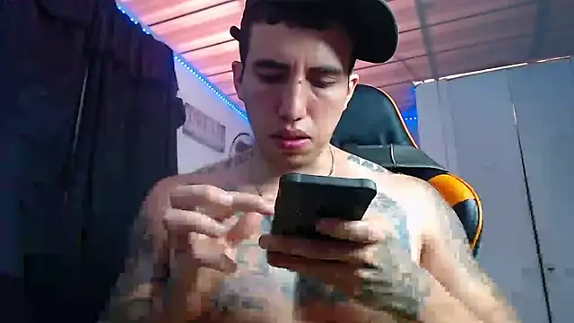 Snapshot of Adam_Hudsond chatting on 11/03/25, 01:56 Adam Hudsond online show from 11/03/25, 01:56