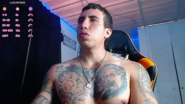 Snapshot of Adam_Hudsond chatting on 11/13/25, 03:00 Adam Hudsond online show from 11/13/25, 03:00