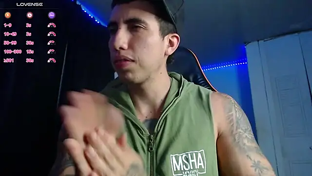 Snapshot of Adam_Hudsond chatting on 11/14/25, 03:05 Adam Hudsond online show from 11/14/25, 03:05