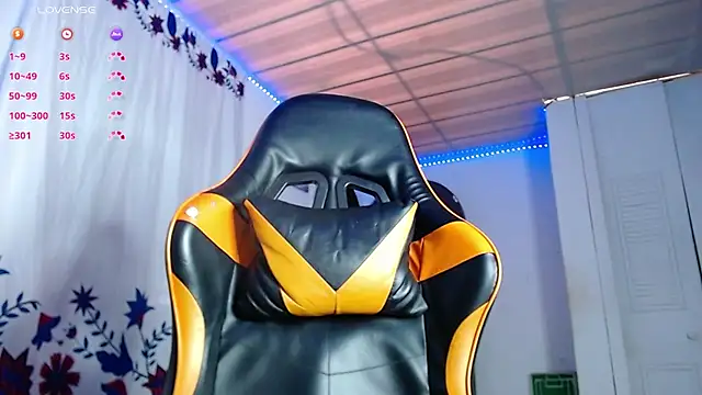 Snapshot of Adam_Hudsond chatting on 12/14/25, 01:27 Adam Hudsond online show from 12/14/25, 01:27