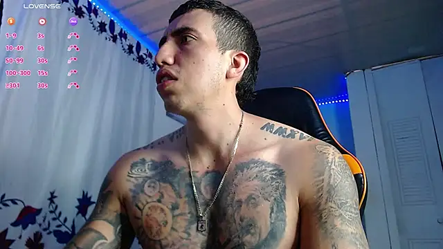 Snapshot of Adam_Hudsond chatting on 12/15/25, 11:58 Adam Hudsond online show from 12/15/25, 11:58