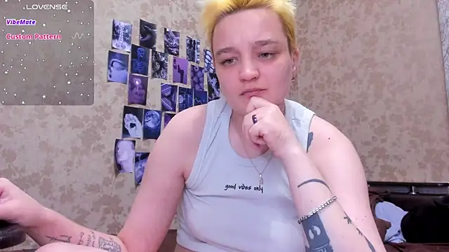 Snapshot of Imlinn chatting on 10/04/25, 05:33 Imlinn online show from 10/04/25, 05:33