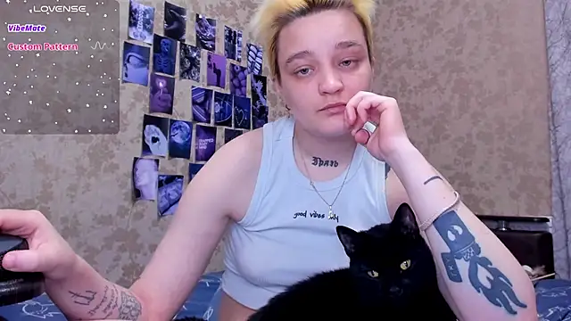 Snapshot of Imlinn chatting on 10/19/25, 07:36 Imlinn online show from 10/19/25, 07:36