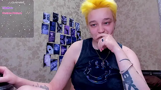 Snapshot of Imlinn chatting on 10/23/25, 04:50 Imlinn online show from 10/23/25, 04:50