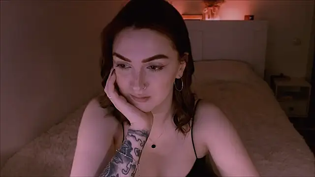 LilyFarey online show from 02/04/25, 06:49