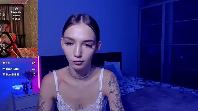 SophieCatty online show from 10/19/25, 10:43