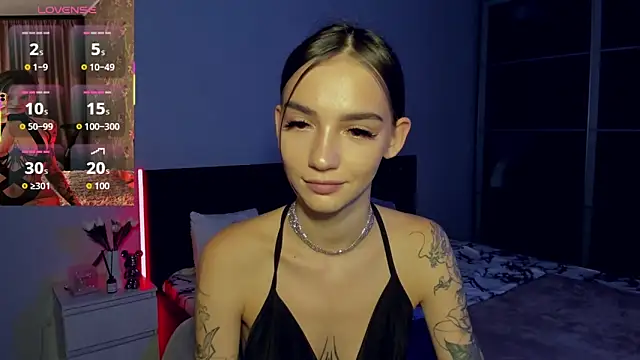 Snapshot of SophieCatty chatting on 11/08/25, 01:06 SophieCatty online show from 11/08/25, 01:06