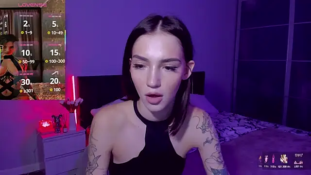 Snapshot of SophieCatty chatting on 12/04/25, 03:43 SophieCatty online show from 12/04/25, 03:43