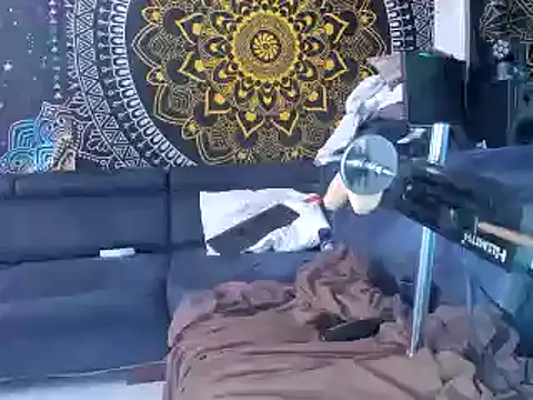 slankecrosdresser online show from 02/18/25, 08:49