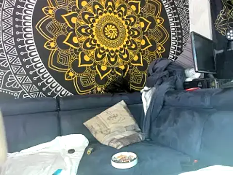 slankecrosdresser online show from 02/18/25, 11:55