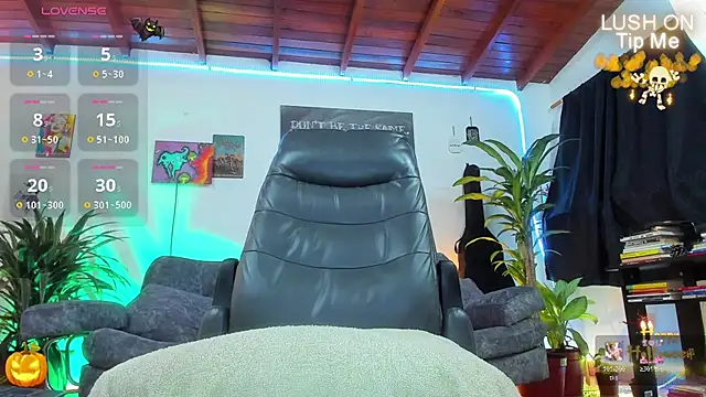 Snapshot of RyanCarter_ chatting on 10/31/25, 03:35 RyanCarter online show from 10/31/25, 03:35