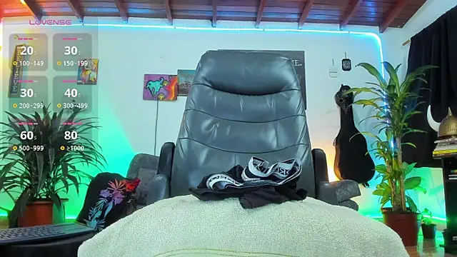 Snapshot of RyanCarter_ chatting on 11/05/25, 10:21 RyanCarter online show from 11/05/25, 10:21