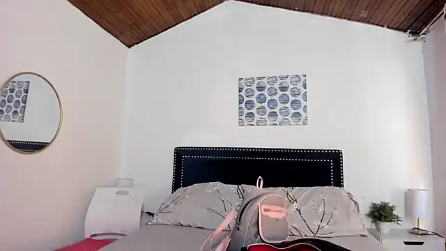 Snapshot of ZulyMichels chatting on 11/01/25, 01:13 ZulyMichels online show from 11/01/25, 01:13