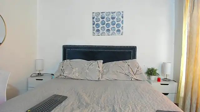 Snapshot of ZulyMichels chatting on 12/02/25, 12:43 ZulyMichels online show from 12/02/25, 12:43