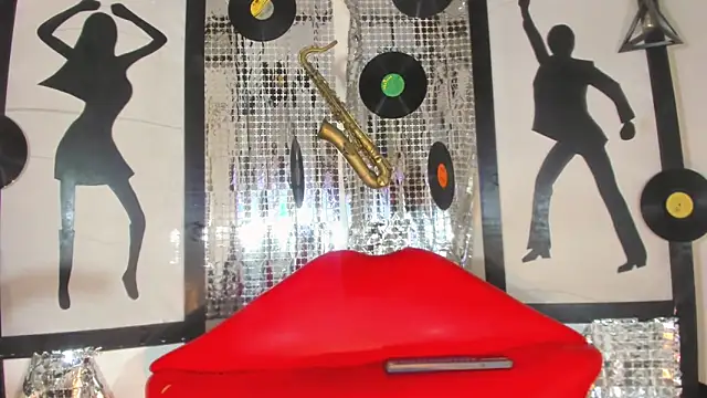 nickyminach  online show from 12/03/24, 04:03