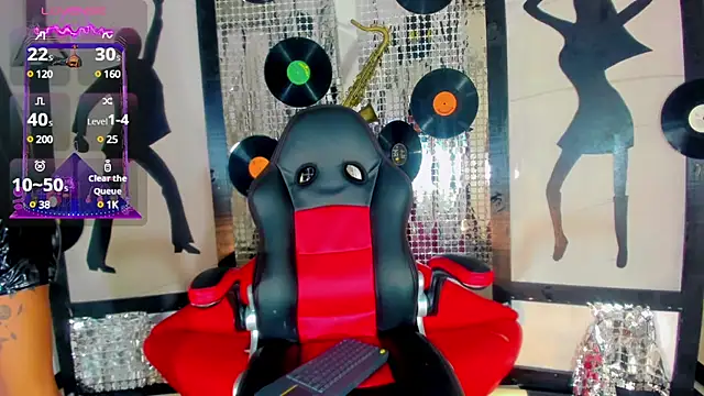 nickyminach  online show from 12/16/24, 07:32