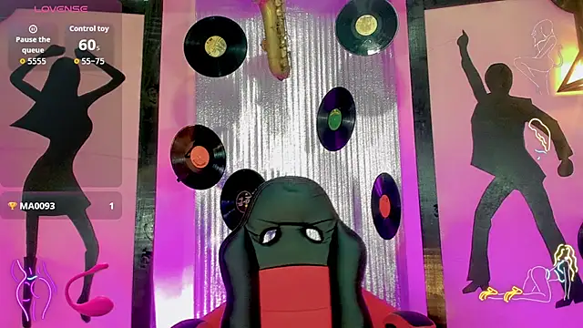 nickyminach  online show from 10/29/25, 07:15