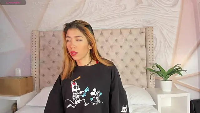 Girl Cherry online show from 01/25/25, 11:34