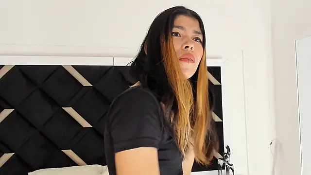 Girl Cherry online show from 09/11/25, 11:32