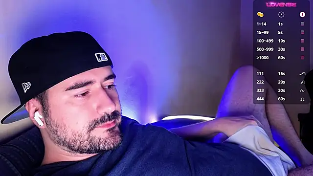 Snapshot of DominantTheo chatting on 12/11/24, 02:41 DominantTheo online show from 12/11/24, 02:41