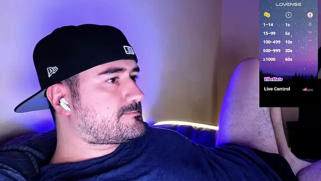 Snapshot of DominantTheo chatting on 01/29/25, 03:01 DominantTheo online show from 01/29/25, 03:01