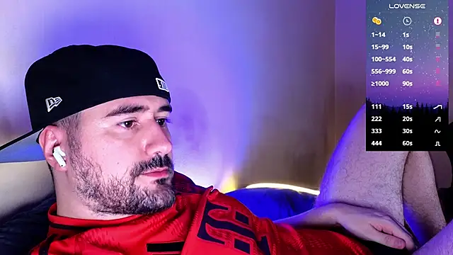 Snapshot of DominantTheo chatting on 02/10/25, 01:35 DominantTheo online show from 02/10/25, 01:35